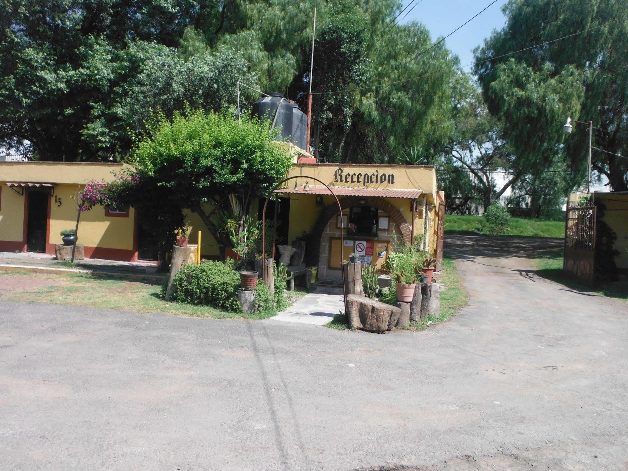 Hotel Ayenda Meson Del Rio Tepotzotlan Exterior foto